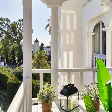 Banus - Banus, Modern, Bright And Balcony Apartment *